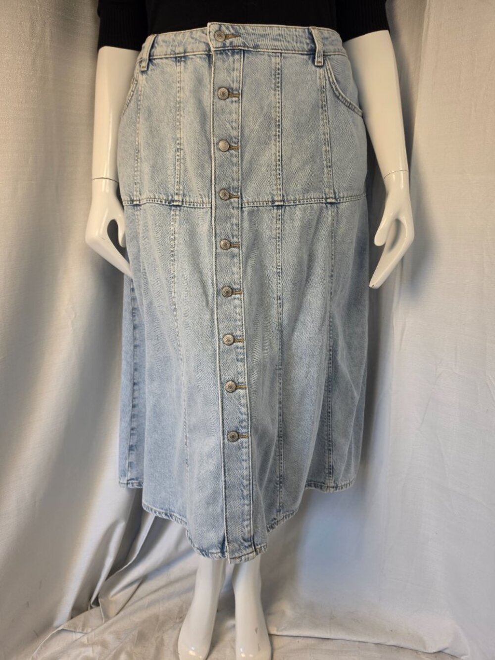 Terra & Sky Light Blue Denim 64% Cotton Blend Button Front Maxi Skirt Size 20W